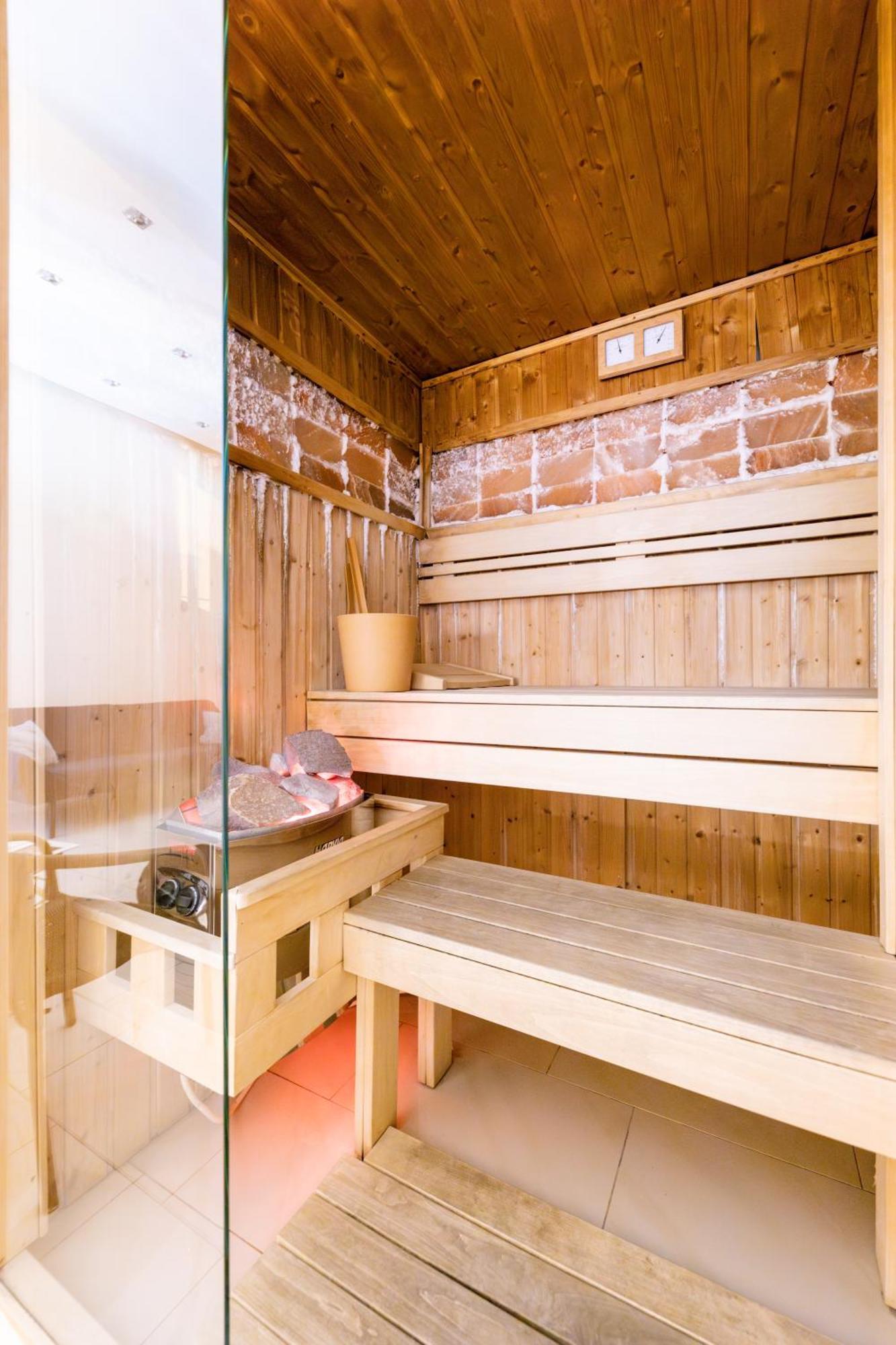 Erzsebet Spa Apartment for Groups SAUNA/JACUZZI/STEAM Budapest Bagian luar foto
