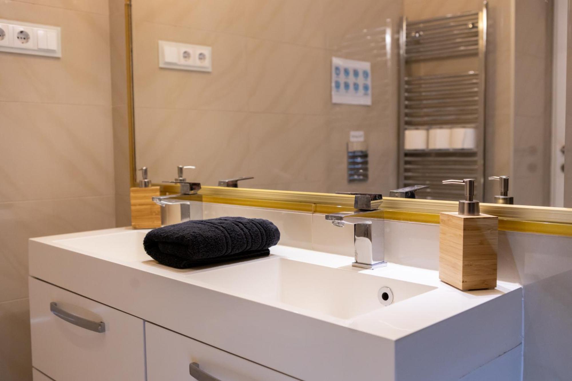 Erzsebet Spa Apartment for Groups SAUNA/JACUZZI/STEAM Budapest Bagian luar foto