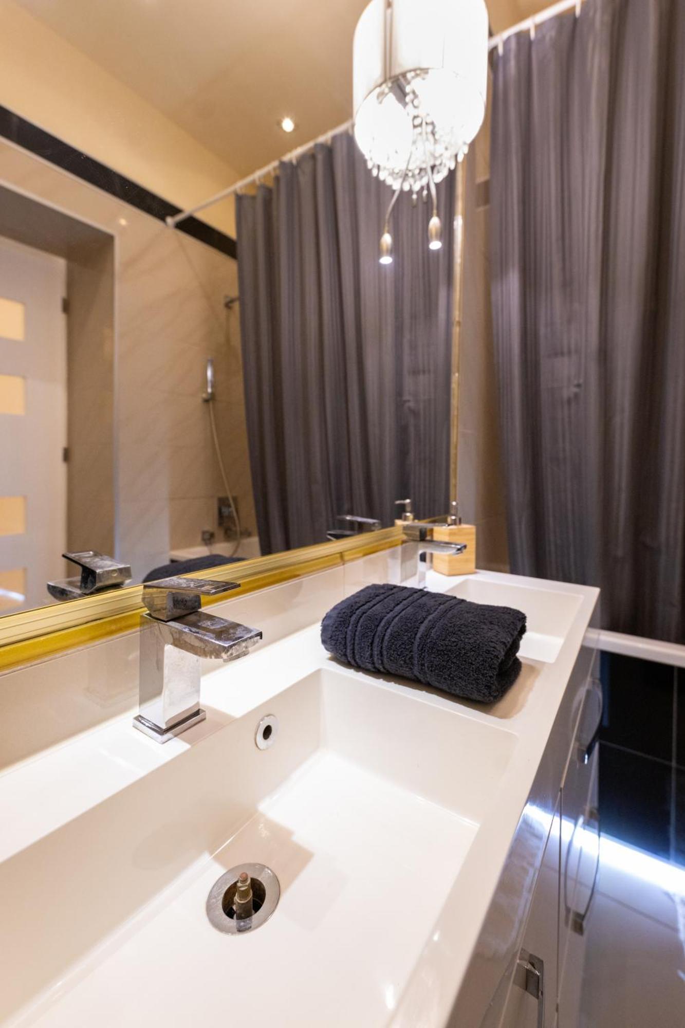 Erzsebet Spa Apartment for Groups SAUNA/JACUZZI/STEAM Budapest Bagian luar foto