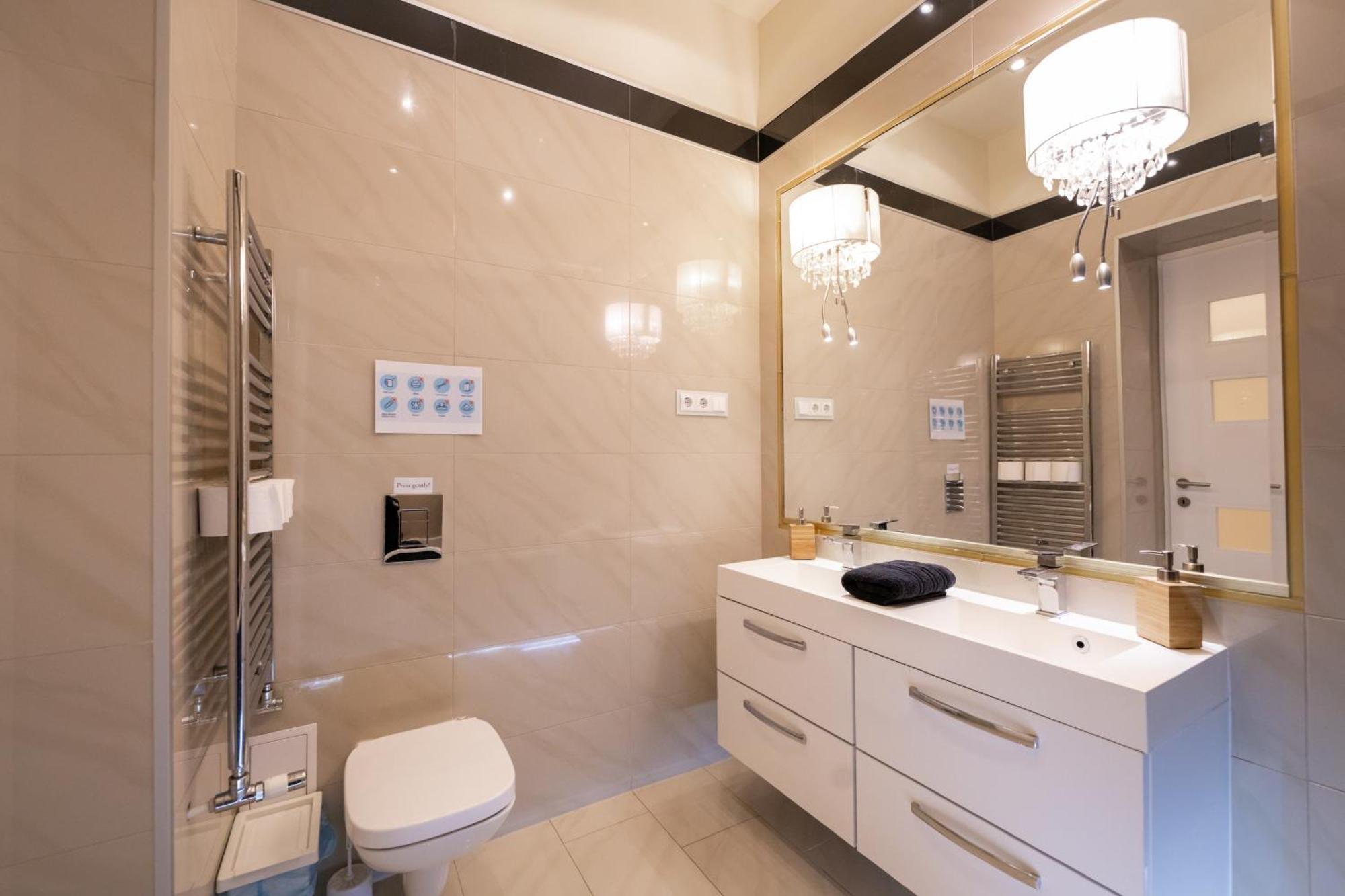 Erzsebet Spa Apartment for Groups SAUNA/JACUZZI/STEAM Budapest Bagian luar foto